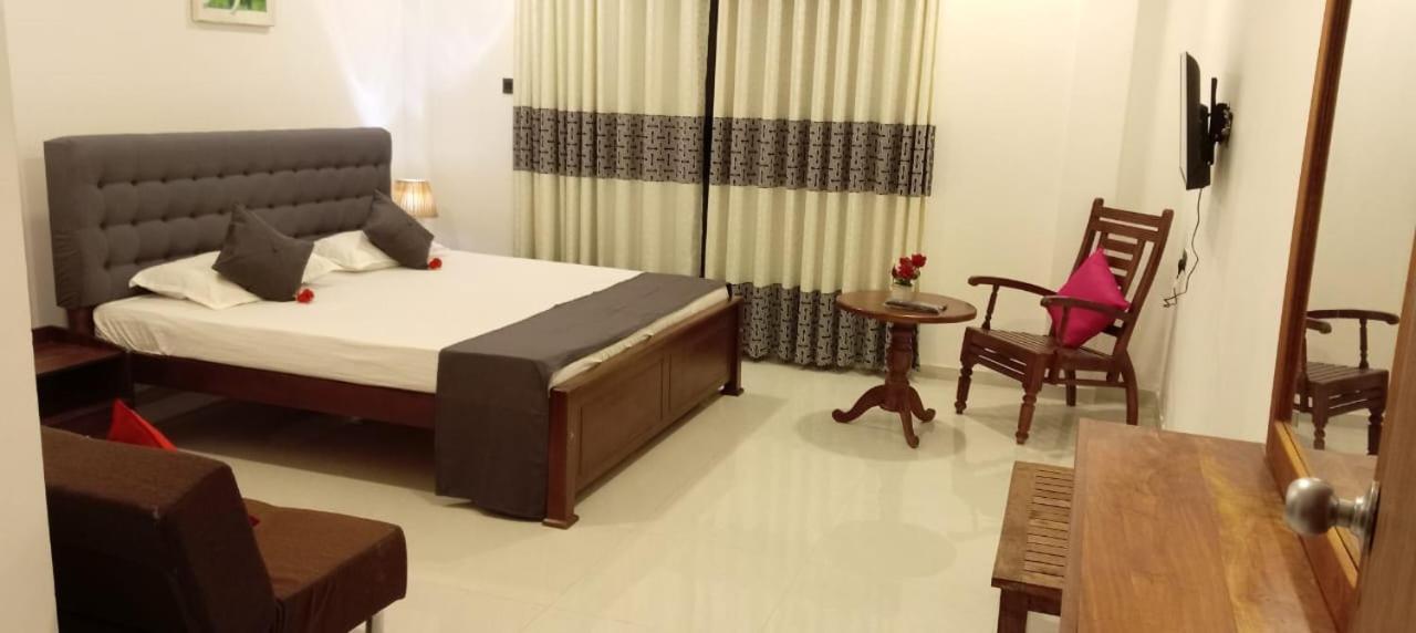 Hotel Sapid Luck Yala Safari Tissamaharama Phòng bức ảnh