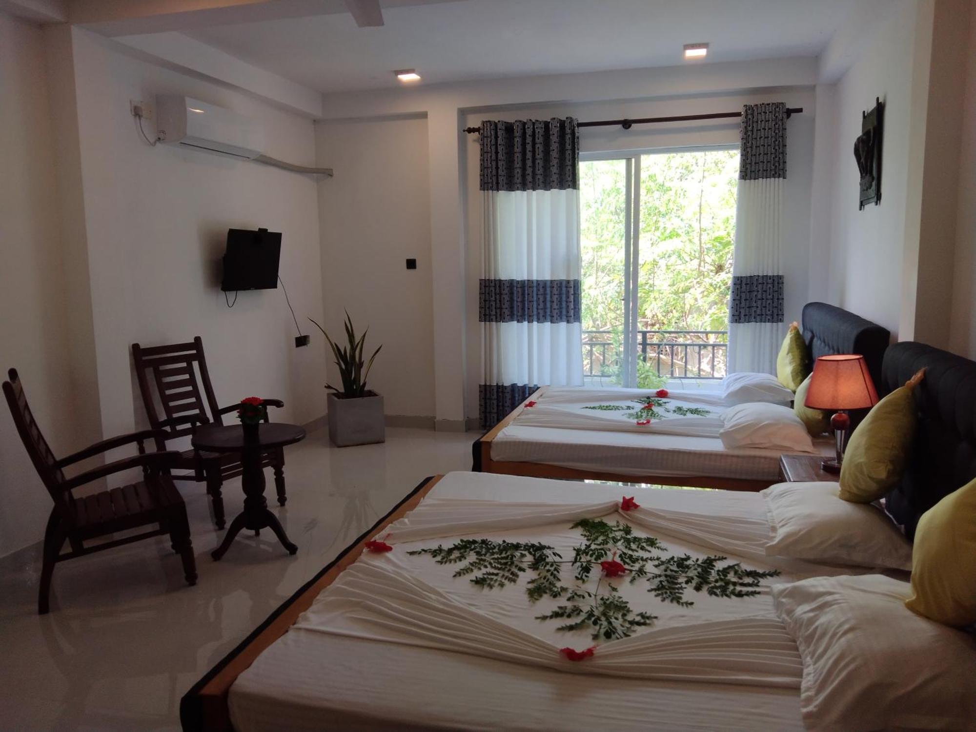 Hotel Sapid Luck Yala Safari Tissamaharama Phòng bức ảnh